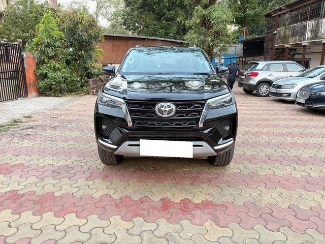 Toyota Fortuner 4x2 डीजल एटी Second-hand 2023 Toyota Fortuner 4x2 डीजल एटी for sale in Mumbai