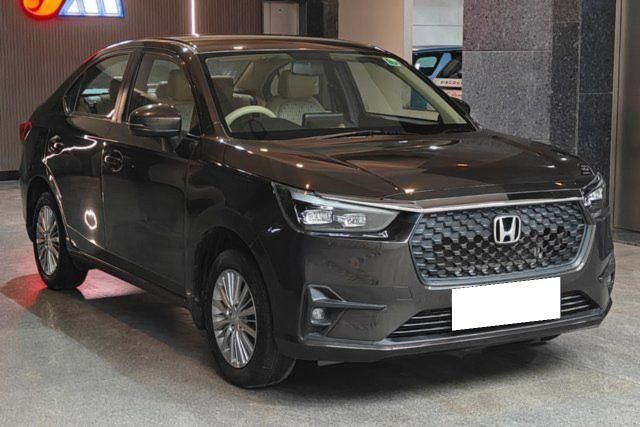 Honda Amaze 2nd Gen VX Second-hand 2024 Honda Amaze 2nd Gen VX for sale in Ahmedabad
