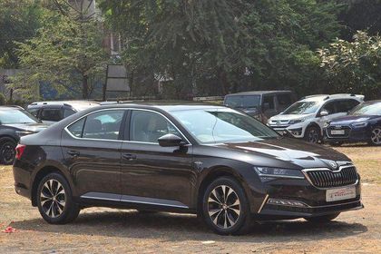 2021 Skoda Superb Laurin & klement बीएस6