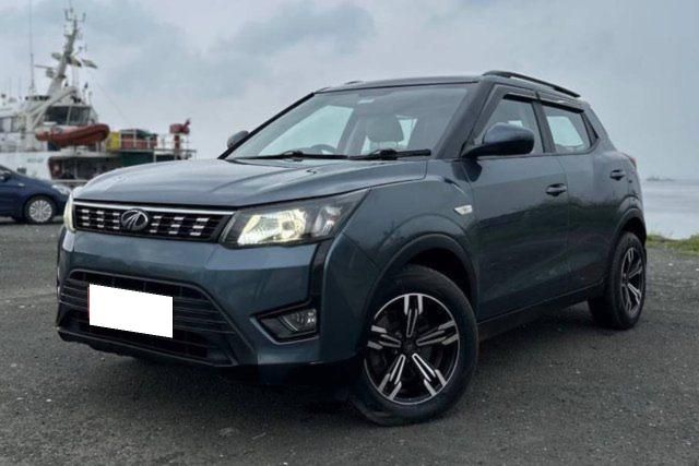Mahindra XUV300 W6 डीजल बीएस6 Second-hand 2021 Mahindra XUV300 W6 डीजल बीएस6 for sale in Nashik