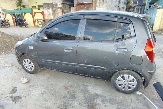 Second-hand 2011 Hyundai i10 स्पोर्टज़ for sale in Chikhli