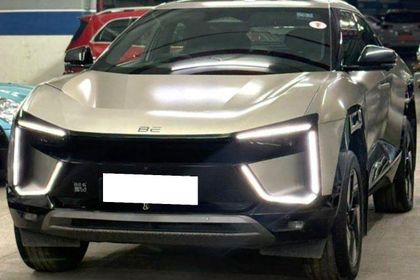 2025 Mahindra BE 6 SPORTEQ पैक थ्री
