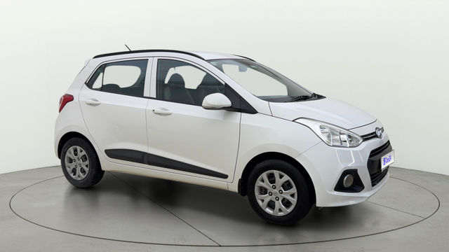 Hyundai Grand i10 Sportz Second-hand 2016 Hyundai Grand i10 Sportz for sale in Ahmedabad