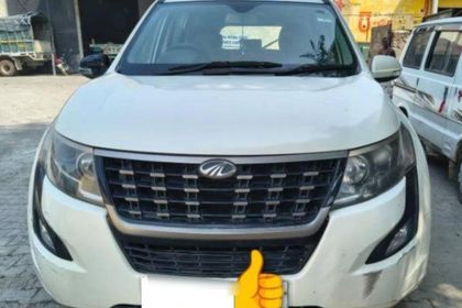 2021 Mahindra XUV500 W5