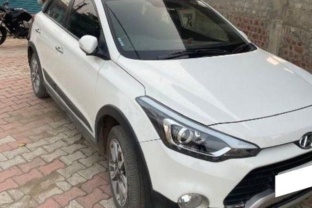Hyundai i20 Active एसएक्स पेट्रोल Second-hand 2018 Hyundai i20 Active एसएक्स पेट्रोल for sale in Bhopal