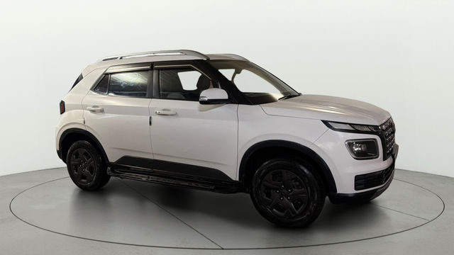Hyundai Venue एसएक्स Second-hand 2023 Hyundai Venue एसएक्स for sale in New Delhi