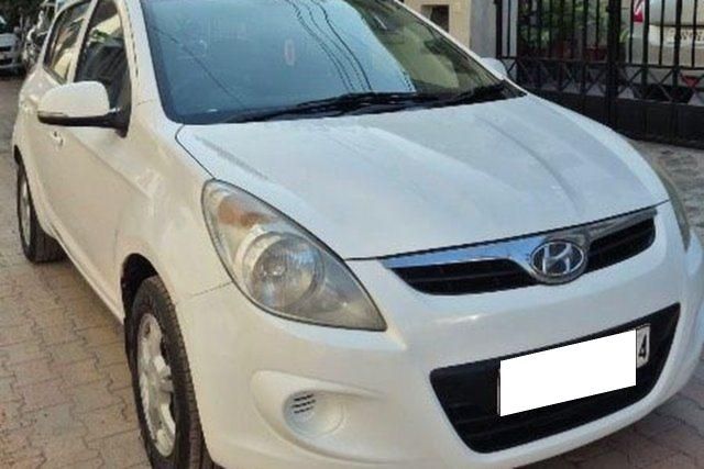 Hyundai i20 1.2 स्पोर्टज़ Second-hand 2011 Hyundai i20 1.2 स्पोर्टज़ for sale in Chandigarh
