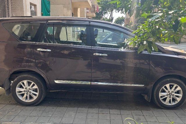 Toyota Innova Crysta 2.4 G MT BSIV Second-hand 2016 Toyota Innova Crysta 2.4 G MT BSIV for sale in Faridabad