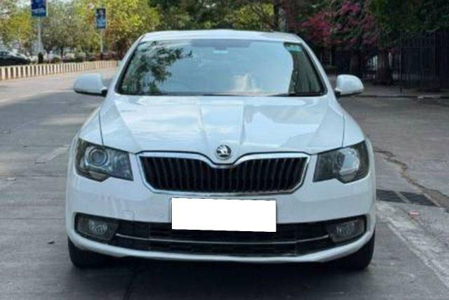 Second-hand 2014 Skoda Superb Elegance 1.8 TSI AT for sale in Mumbai