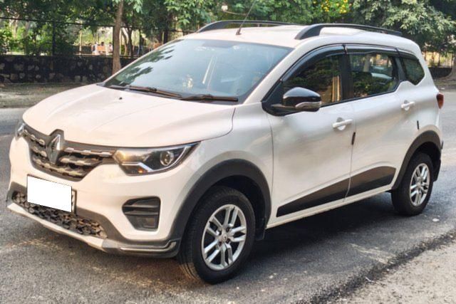 Second-hand 2022 Renault Triber RXT BSVI for sale in New Delhi