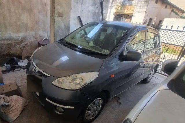 Hyundai i10 Magna 1.2 Second-hand 2010 Hyundai i10 Magna 1.2 for sale in Hyderabad