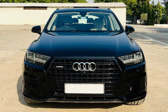 Second-hand 2018 Audi Q7 45 TDI Quattro Technology for sale in Ahmedabad