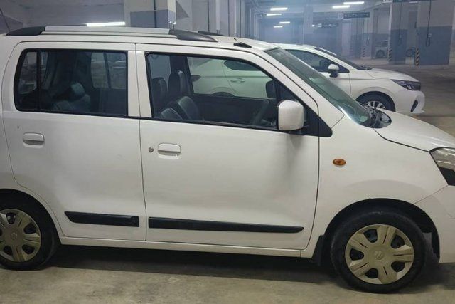 Second-hand 2016 Maruti Suzuki Wagon R वीएक्सआई BS IV for sale in Ahmedabad