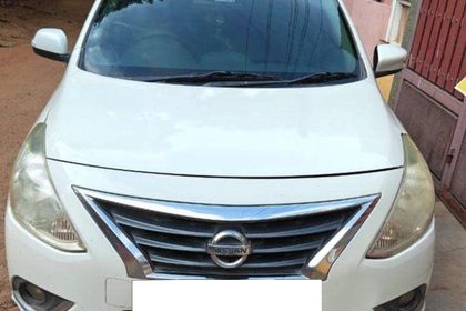 2015 Nissan Sunny डीजल XV