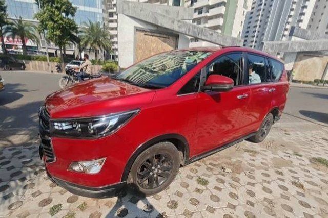 Second-hand 2017 Toyota Innova Crysta Touring Sport 2.4 MT BSIV for sale in Gautam Buddha Nagar