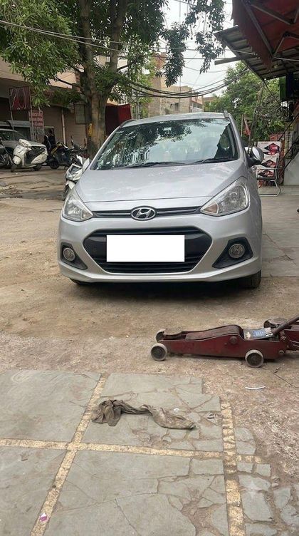 2014 Hyundai Grand i10 एस्टा ऑप्शन