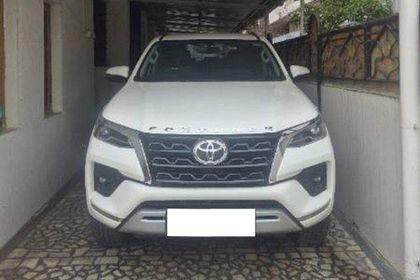 2023 Toyota Fortuner 4x2 डीजल