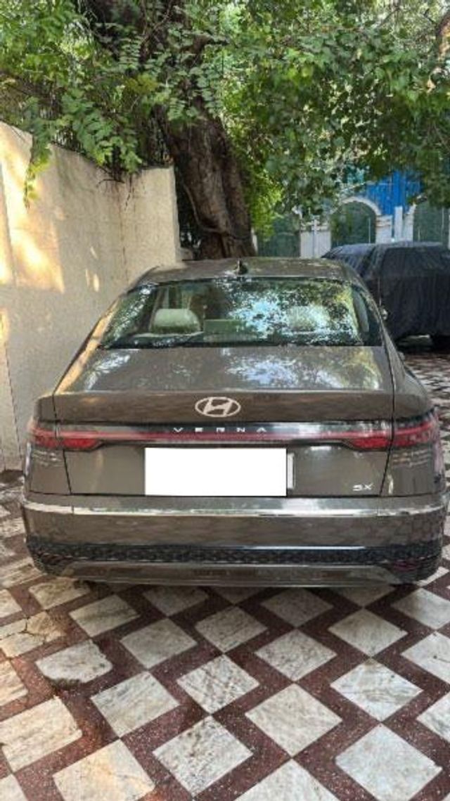 Second-hand 2023 Hyundai Verna एसएक्स IVT for sale in New Delhi