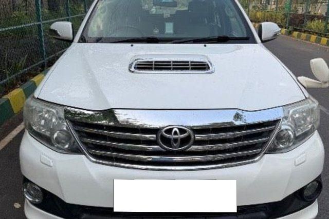 Second-hand 2012 Toyota Fortuner 4x2 Manual for sale in Bangalore