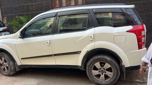 Mahindra XUV500 R W10 FWD Second-hand 2016 Mahindra XUV500 R W10 FWD for sale in New Delhi