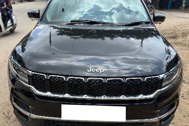 Jeep Meridian Limited Opt 4x2 AT Second-hand 2023 Jeep Meridian Limited Opt 4x2 AT for sale in Bangalore