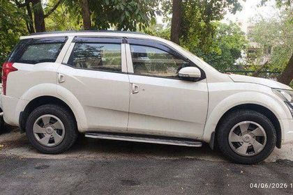 2017 Mahindra XUV500 W4