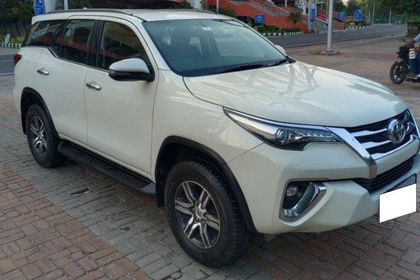 2018 Toyota Fortuner 2.8 2WD AT बीएस4