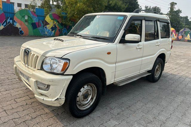 Second-hand 2012 Mahindra Scorpio LX 2WD 7S for sale in Navi Mumbai