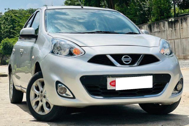 Nissan Micra XV CVT Second-hand 2016 Nissan Micra XV CVT for sale in Ahmedabad