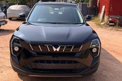 2024 Mahindra XUV 3XO AX5