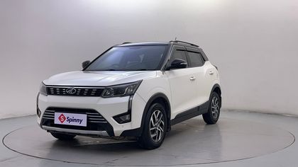 2022 Mahindra XUV300 W8 Opt AMT
