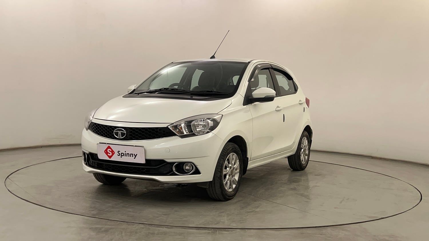 2018 Tata Tiago 1199 cc कार पुणे में ₹4.21 लाख में - CarDekho
