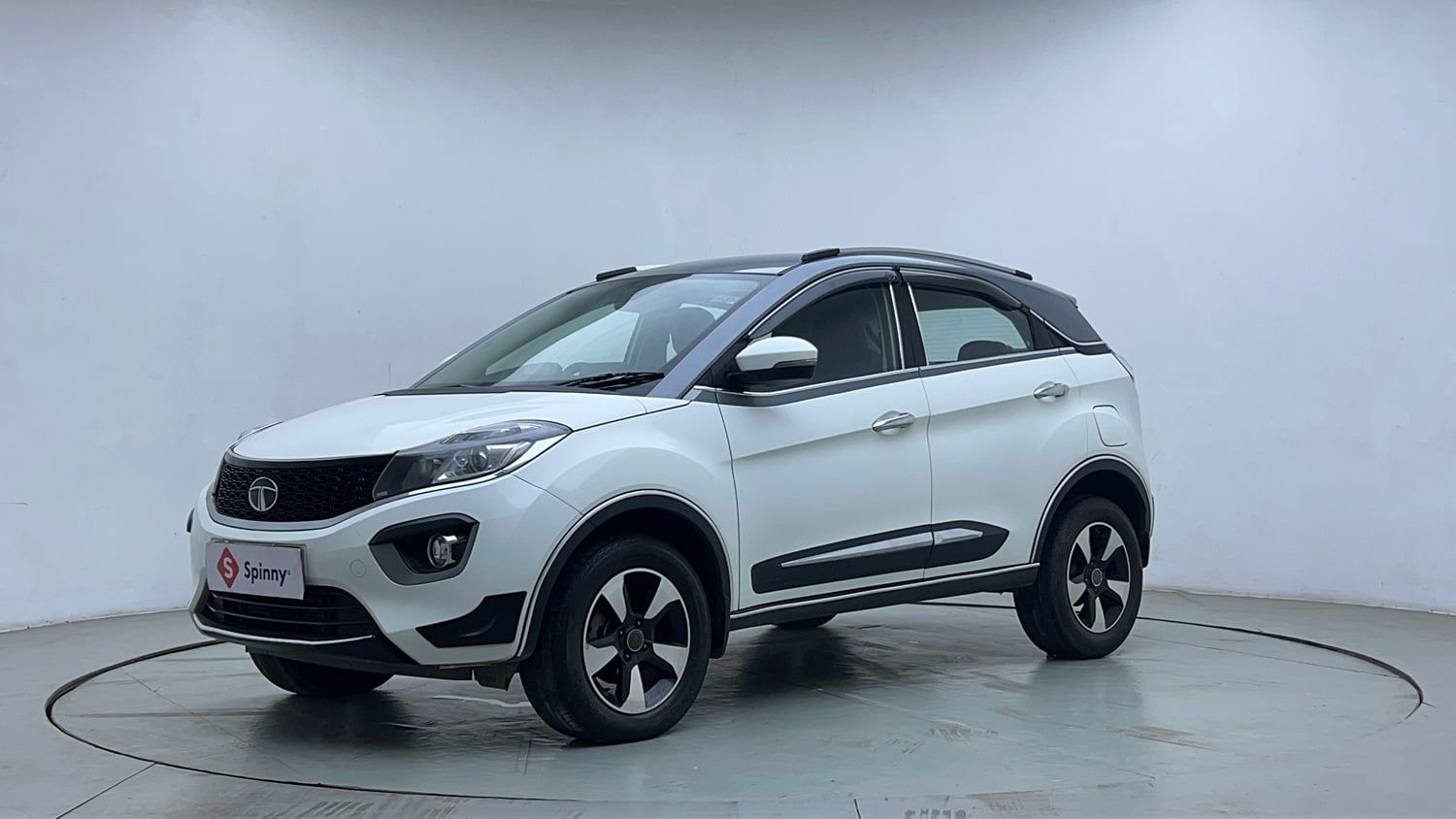 2019 Tata Nexon 1199 cc कार मुंबई में ₹5.84 लाख में - CarDekho