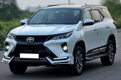 2025 Toyota Fortuner Legender 4x2 AT
