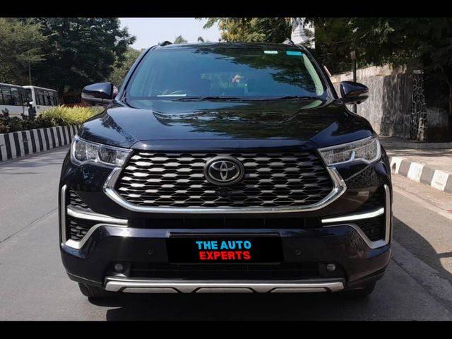 Second-hand 2023 Toyota Innova Hycross ZX(O) Hybrid for sale in Mumbai