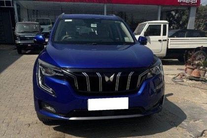 2022 Mahindra XUV700 AX7 AT BSVI