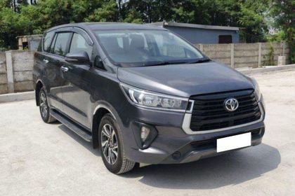 2022 Toyota Innova Crysta 2.4 GX 8 STR