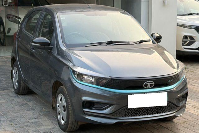 Tata Tiago EV एक्सटी MR Second-hand 2023 Tata Tiago EV एक्सटी MR for sale in Nashik