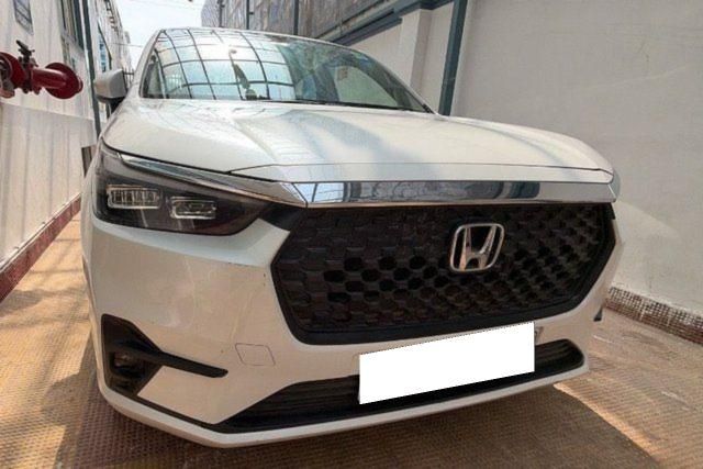 Second-hand 2025 Honda Amaze वीएक्स सीवीटी for sale in Noida