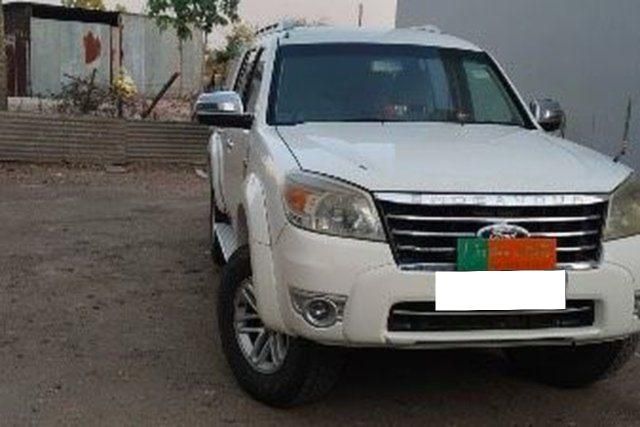 Second-hand 2010 Ford Endeavour 2.5L 4X2 for sale in Dhar