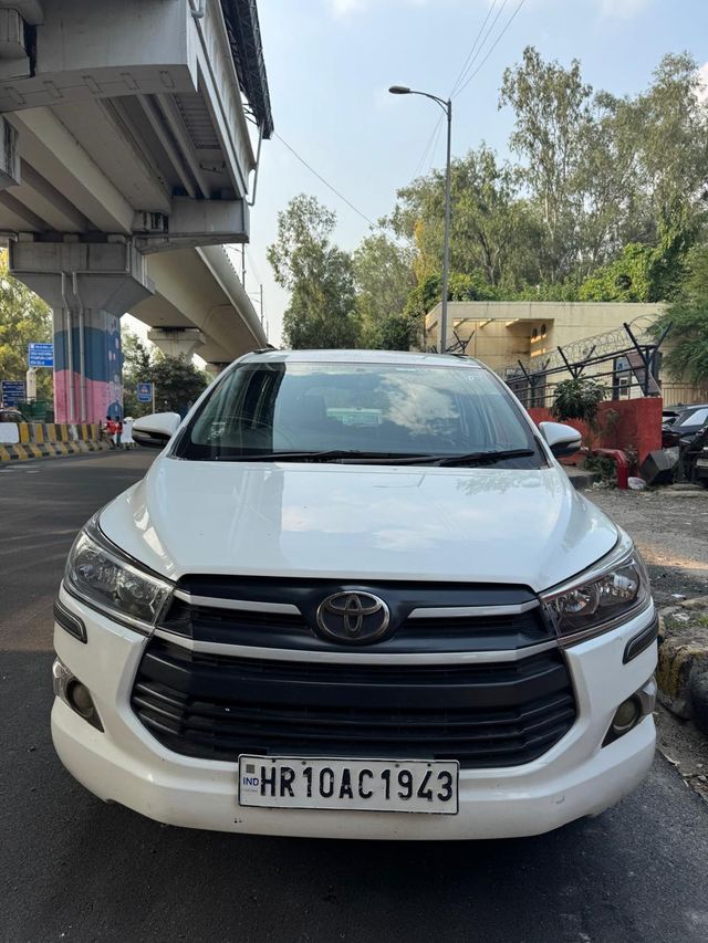 Toyota Innova Crysta 2.4 जी MT बीएस4 Second-hand 2017 Toyota Innova Crysta 2.4 जी MT बीएस4 for sale in New Delhi