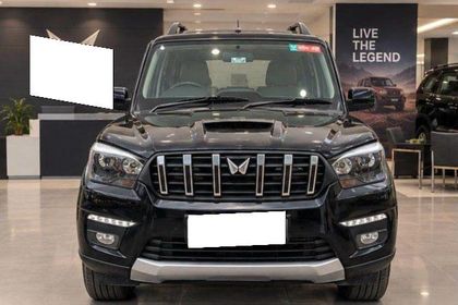 2025 Mahindra Scorpio एस रेनफोर्स्ड