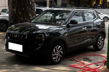 2024 Mahindra XUV 3XO AX5 AT