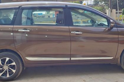 2023 Toyota Rumion वी एटी