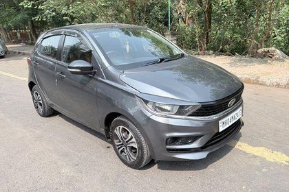 2024 Tata Tiago XTA AMT सीएनजी