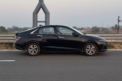 2025 Hyundai Verna SX IVT