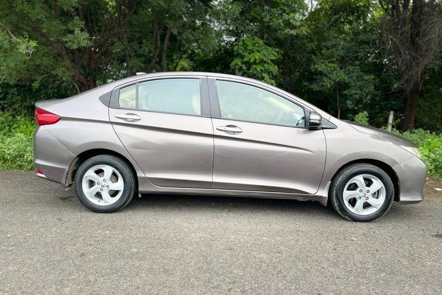 Second-hand 2015 Honda City i VTEC वीएक्स for sale in Ahmedabad
