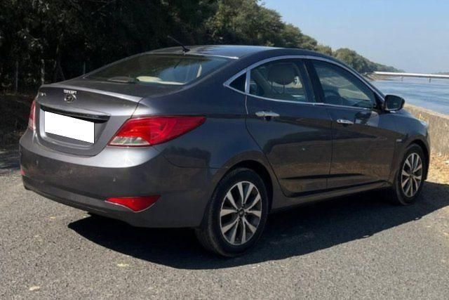 Hyundai Verna 1.6 CRDi एसएक्स Opt Second-hand 2015 Hyundai Verna 1.6 CRDi एसएक्स Opt for sale in Ahmedabad