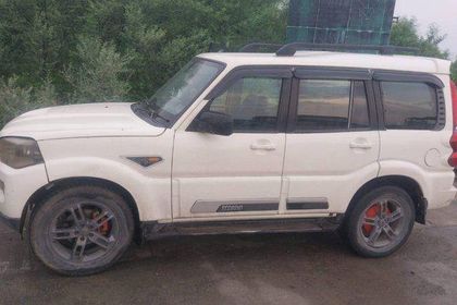 2015 Mahindra Scorpio S10 7 Seater 2WD