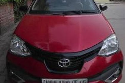 2017 Toyota Etios Liva 1.2 VX Dual Tone